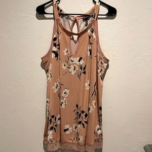 PRICE DROP! Dusty rose sleeveless floral top from Torrid size 3